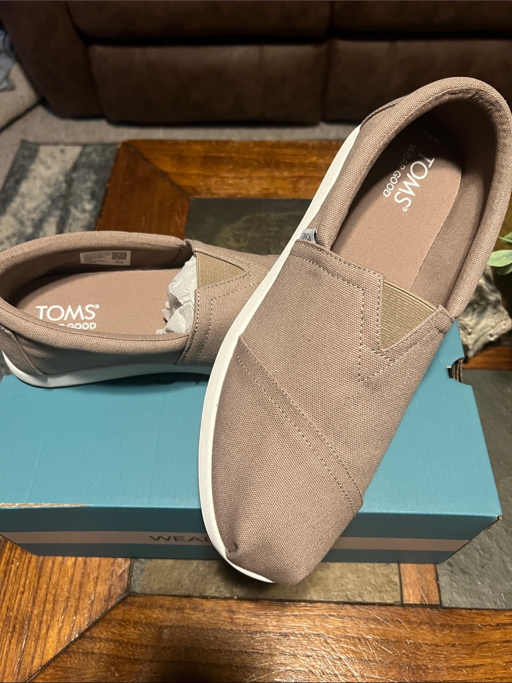 Toms NIB Men's Slip-On Canvas Sneakers in Taupe Beige